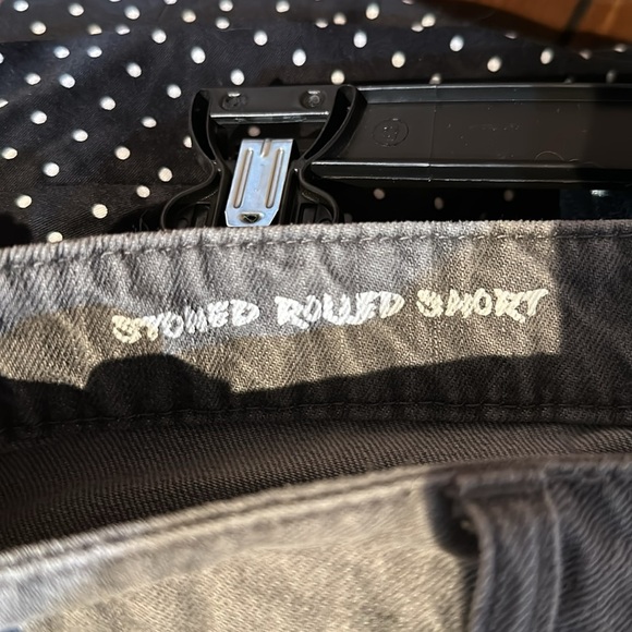 NWT volcom shorts 28 nwt - Picture 3 of 3